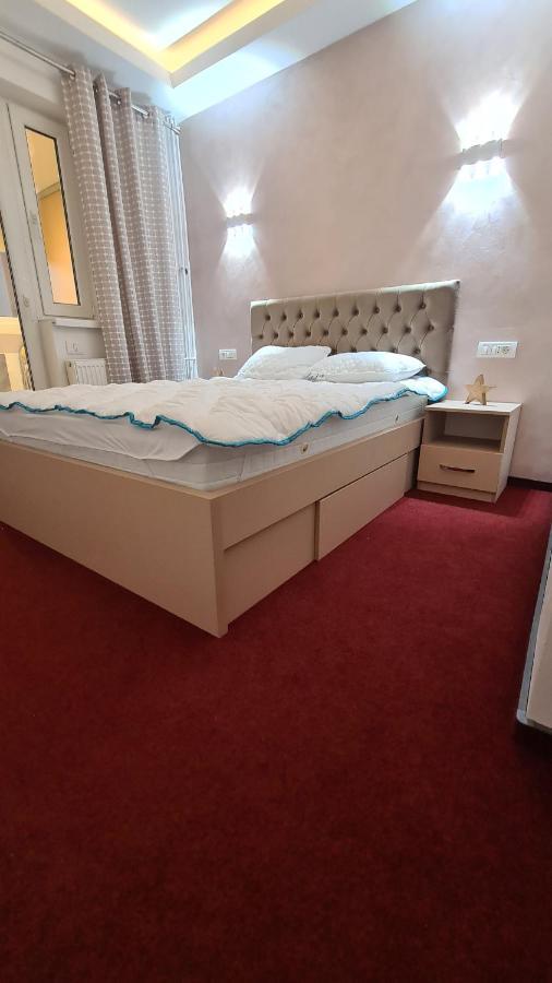 Studio Albert Ramnicu Valcea Bagian luar foto